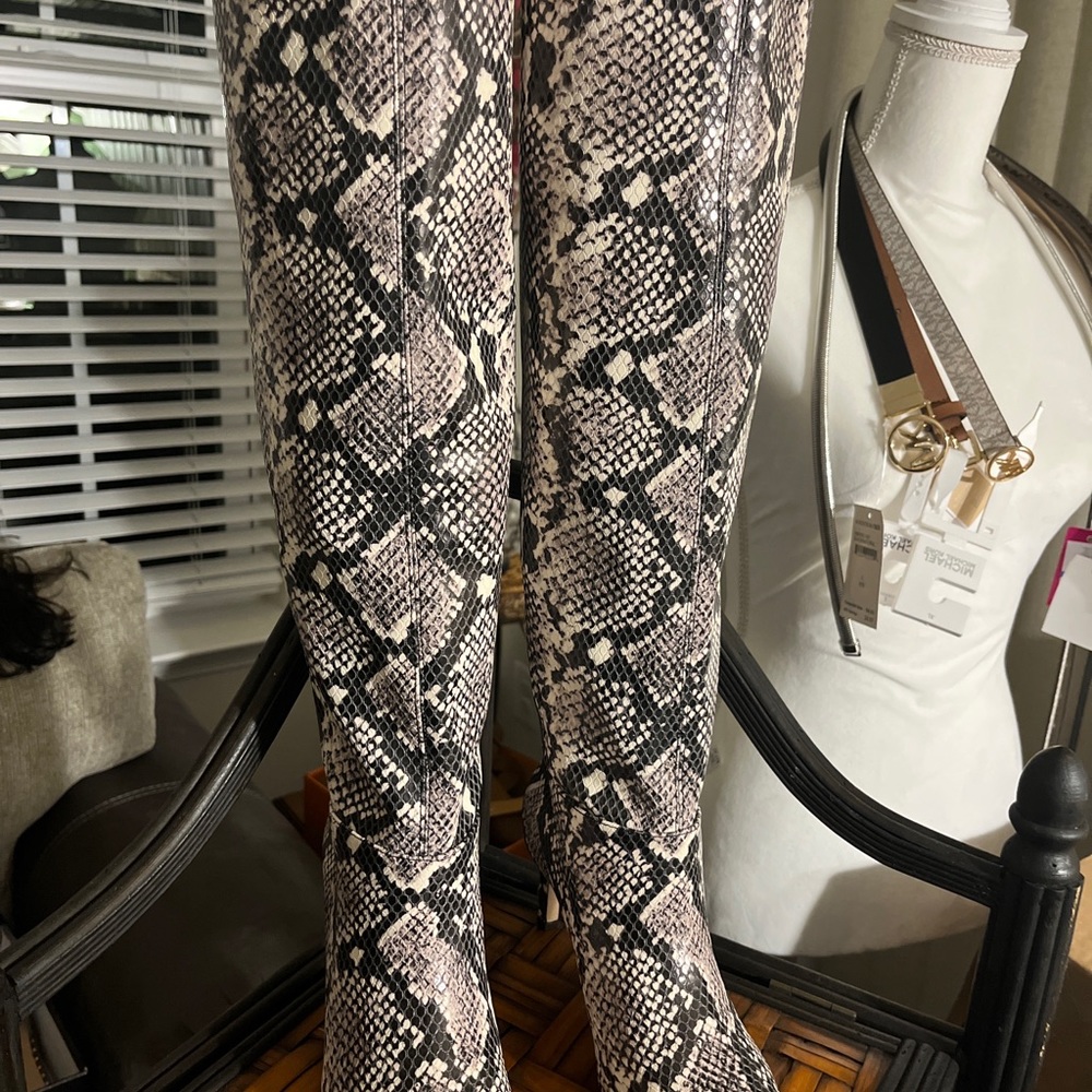 Host Pick!!! Marlo over the knee snake skin size 5 brand new Fabulous!!! - Picture 5 of 9